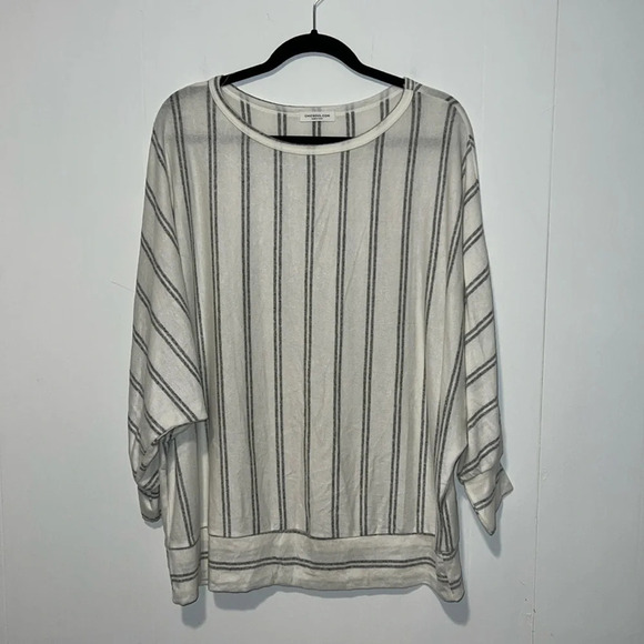 Chicsoul.com USA White & Gray Soft Women’s Top 1053 - Picture 1 of 4